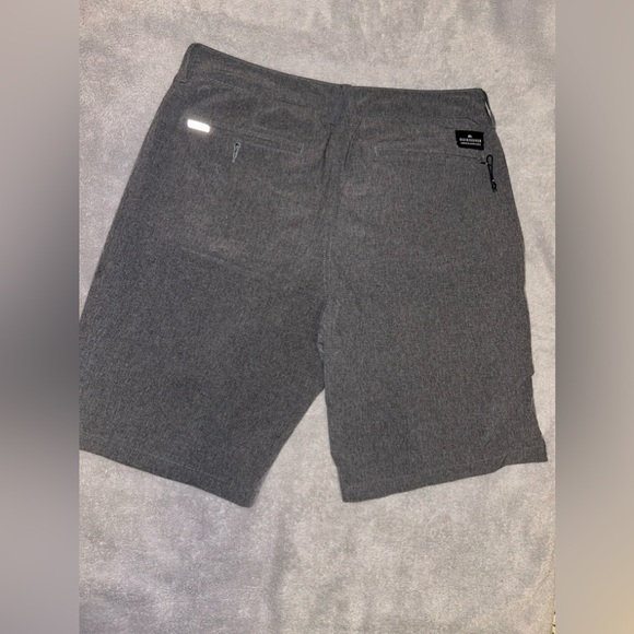Quiksilver Amphibious Gray Shorts. Size 32 - Picture 5 of 6